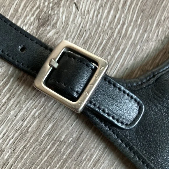 Coach - Picture 9 of 17